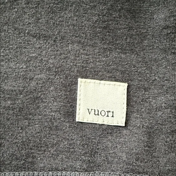 Vuori Dark Gray Crop Top - Picture 2 of 5